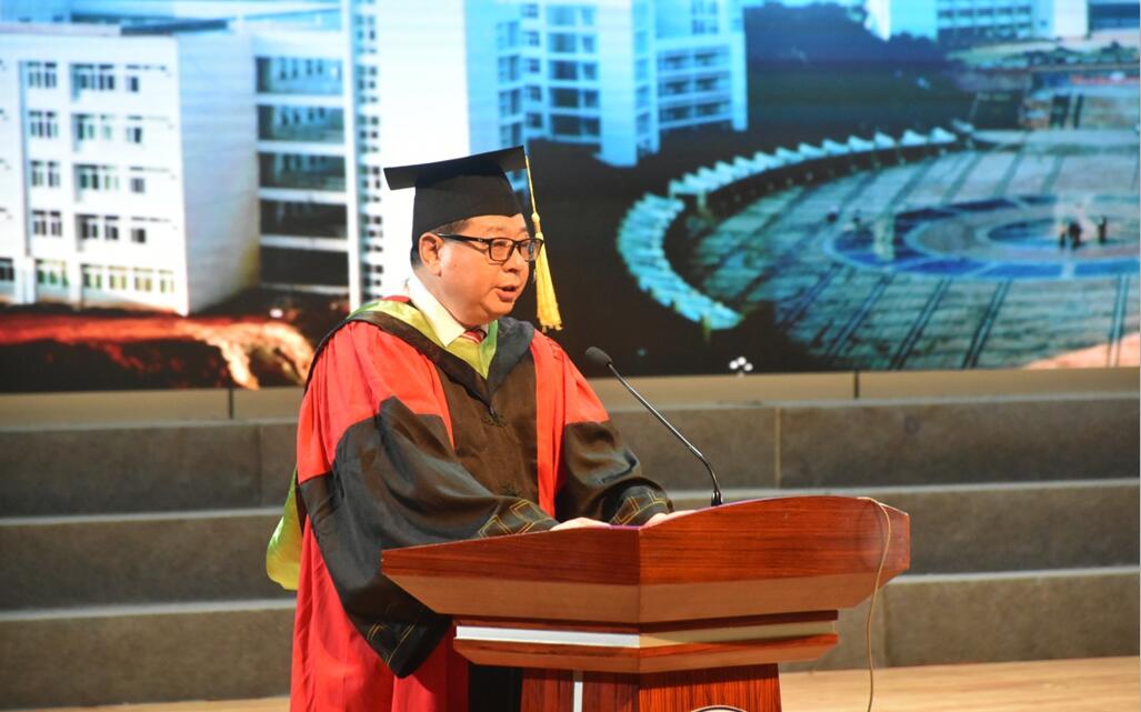 E:\广东海洋大学\毕业典礼\新闻报道\2018届毕业典礼（william威廉中文官网）\毕业典礼照片\1.jpg